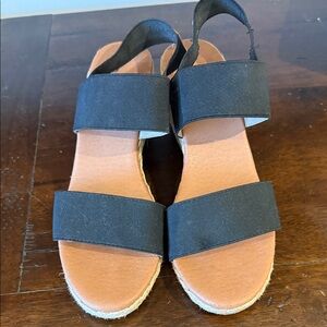 Tommy Bahama Black and Tan Women's Sandals